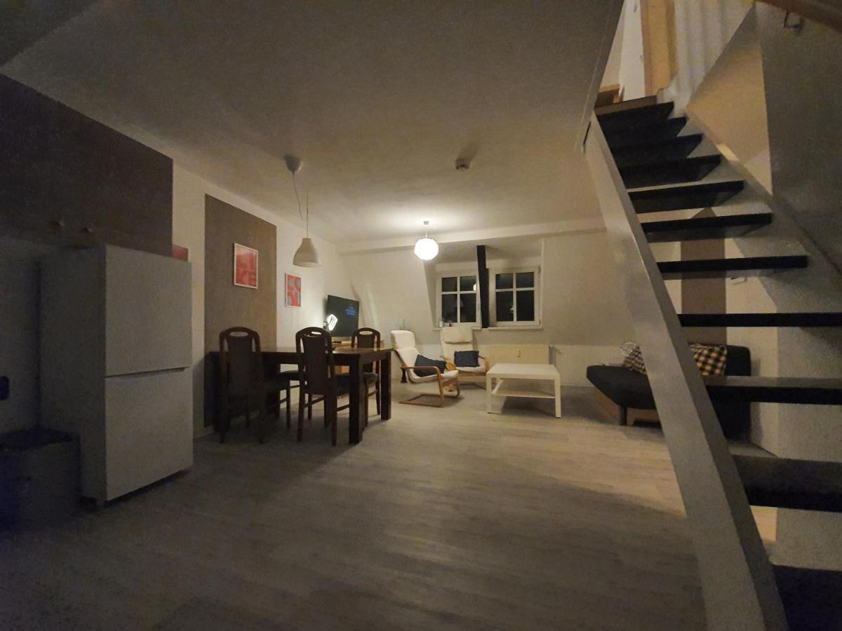 Grosses Offenes Loft Oder Kleine Gemuetliche Wohnung Mit Balkon Wolmirstedt Extérieur photo