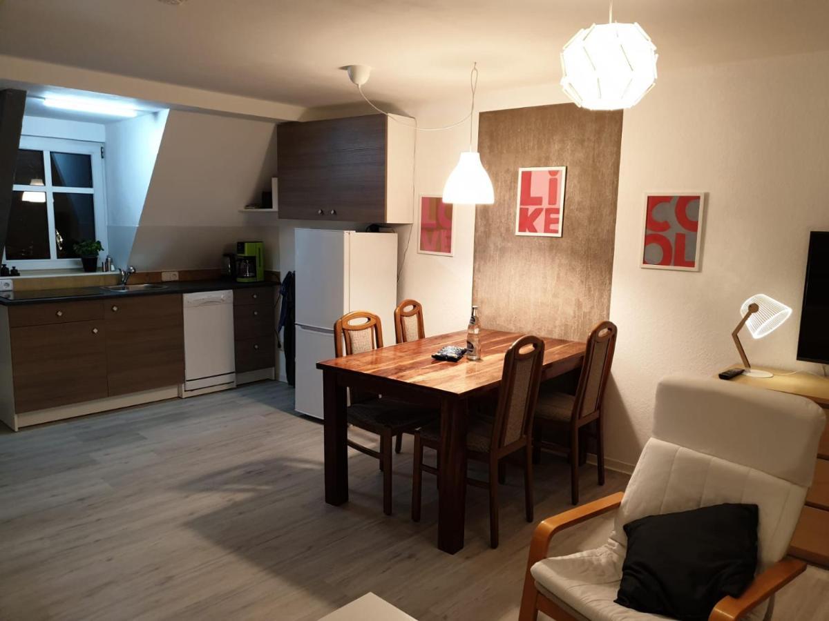 Grosses Offenes Loft Oder Kleine Gemuetliche Wohnung Mit Balkon Wolmirstedt Extérieur photo