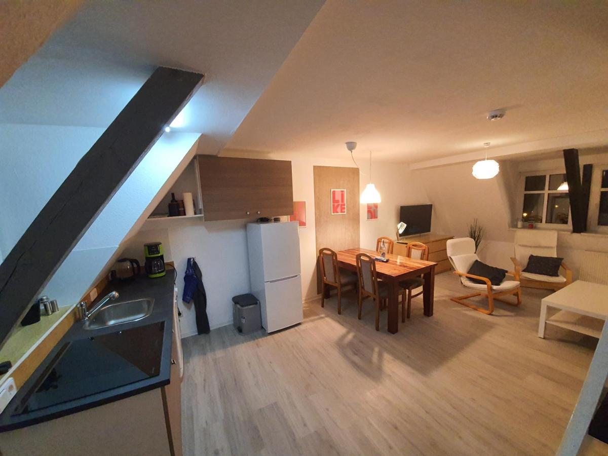 Grosses Offenes Loft Oder Kleine Gemuetliche Wohnung Mit Balkon Wolmirstedt Extérieur photo