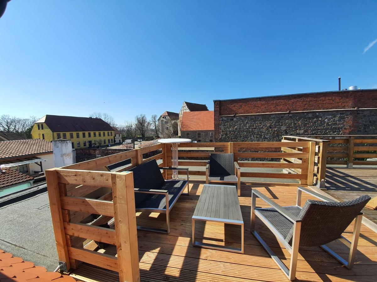 Grosses Offenes Loft Oder Kleine Gemuetliche Wohnung Mit Balkon Wolmirstedt Extérieur photo