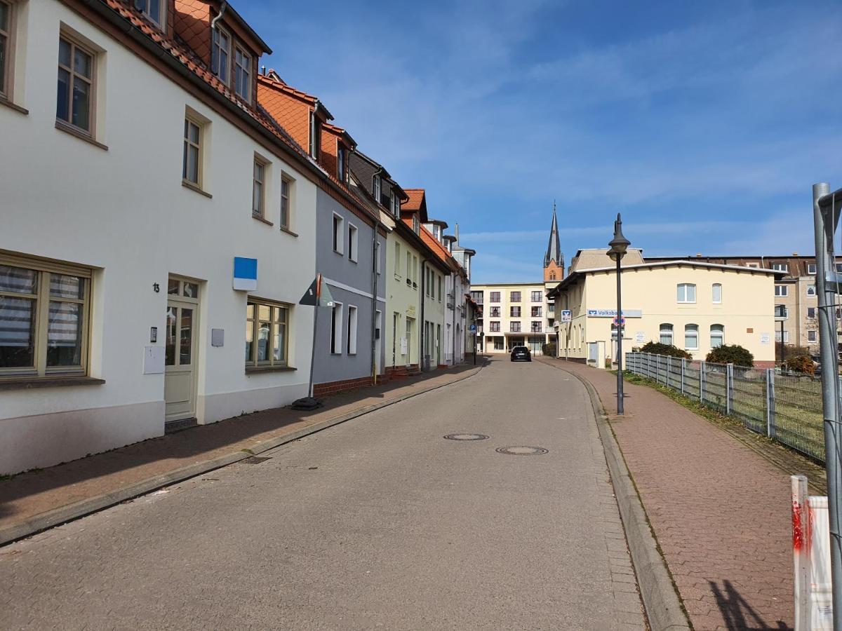 Grosses Offenes Loft Oder Kleine Gemuetliche Wohnung Mit Balkon Wolmirstedt Extérieur photo