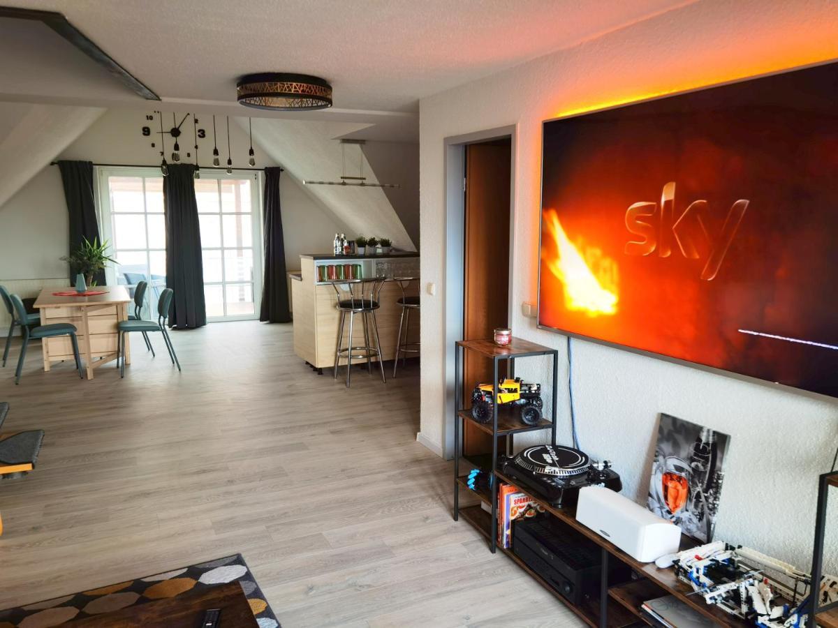 Grosses Offenes Loft Oder Kleine Gemuetliche Wohnung Mit Balkon Wolmirstedt Extérieur photo