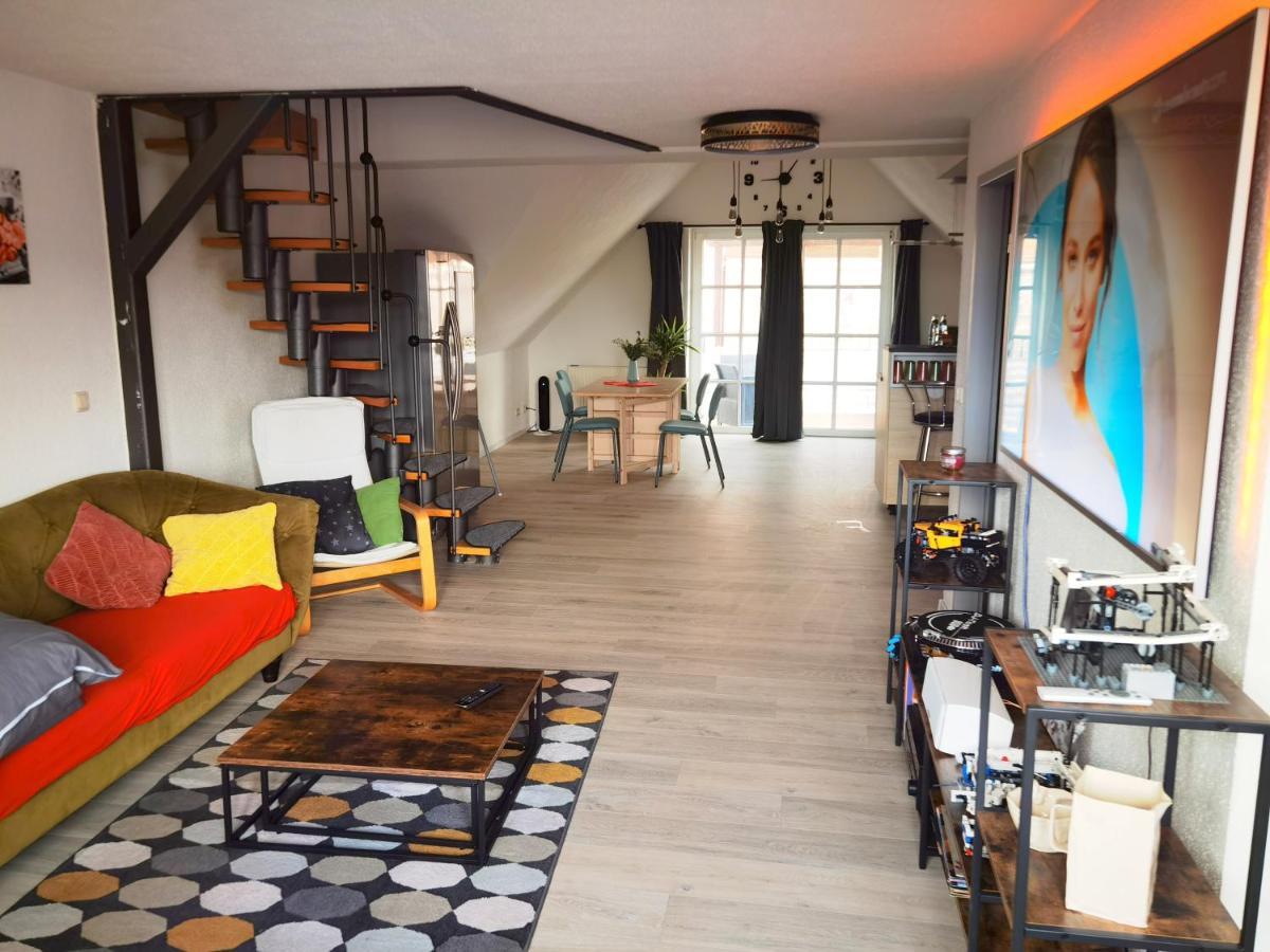 Grosses Offenes Loft Oder Kleine Gemuetliche Wohnung Mit Balkon Wolmirstedt Extérieur photo