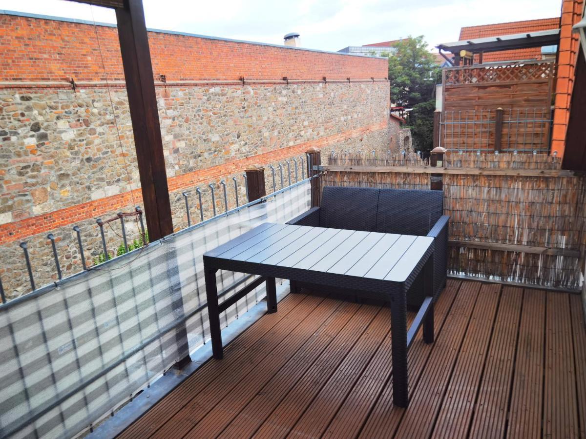 Grosses Offenes Loft Oder Kleine Gemuetliche Wohnung Mit Balkon Wolmirstedt Extérieur photo