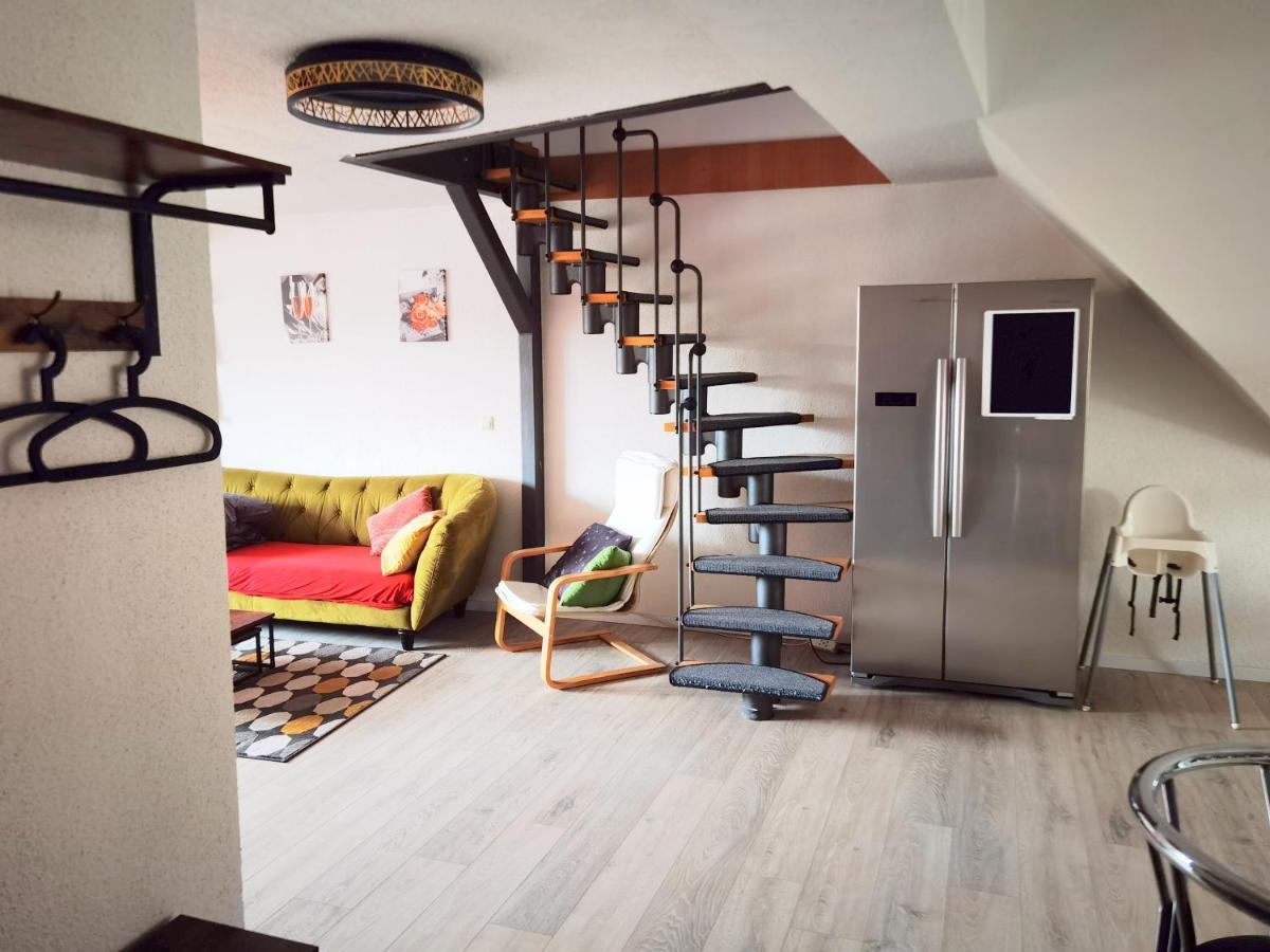 Grosses Offenes Loft Oder Kleine Gemuetliche Wohnung Mit Balkon Wolmirstedt Extérieur photo