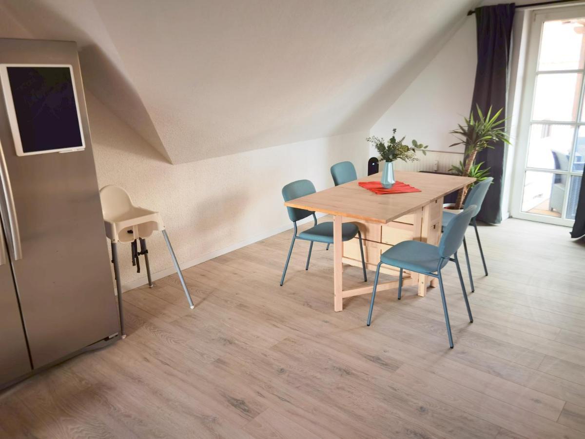 Grosses Offenes Loft Oder Kleine Gemuetliche Wohnung Mit Balkon Wolmirstedt Extérieur photo