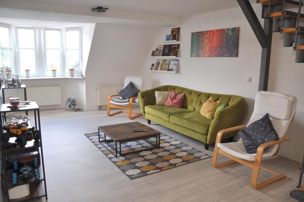 Grosses Offenes Loft Oder Kleine Gemuetliche Wohnung Mit Balkon Wolmirstedt Extérieur photo