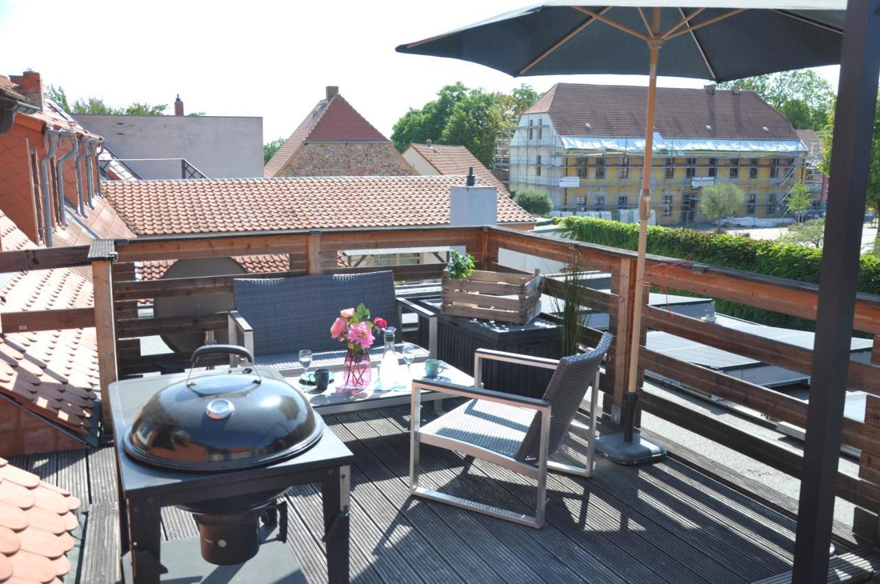 Grosses Offenes Loft Oder Kleine Gemuetliche Wohnung Mit Balkon Wolmirstedt Extérieur photo